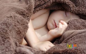 علت کم خوابی کودک